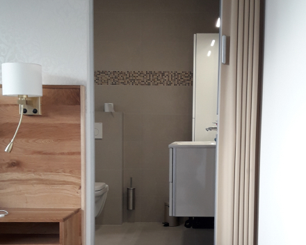 Deur & Parket: Porte pliante placé entre la chambre et la salle de bain